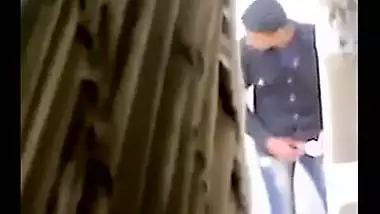 Hidden web camera Pakistani sex movie of Muslim girl outdoor sex dripped