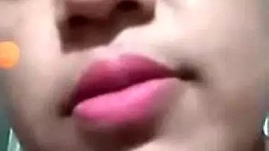 Today Exclusive- Desi Village Girl Showing Her Boobs And Pussy On Video Call