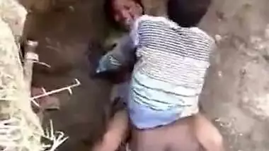 Hot Desi couple caught fucking outdoor in a ravine, MMs recorded by a voyeur