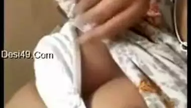 Flashing tits is a surprise that the Indian has prepared for the guy