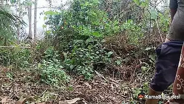 Desi couple records outdoor sex MMS in the Nepali sex video