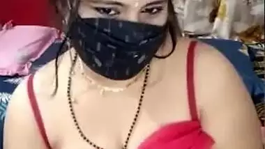 Sexy busty bhabhi teases with her XXX curves for Desi webcam show