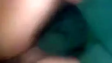 Guy fucks Desi MILF in the fresh air in this XXX outdoor MMS video