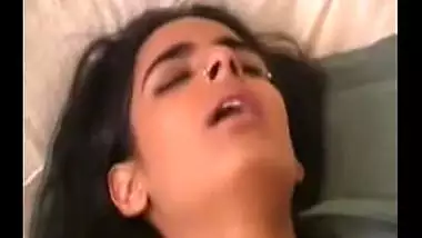 Horny Sexy Mumbai babe satisfies herself when alone