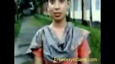 Outdoor sex video of a young couple having fun in the park