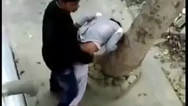 Desi mms XXX scandal, college girl fucking in the backyard of the school