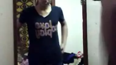 Desi girl pinku record her dress change after bath for BF