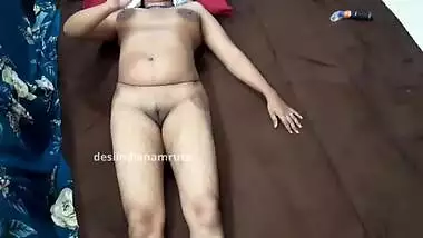 Indian Desi Wife's first Extra Marital Affair when Hubby on Tour