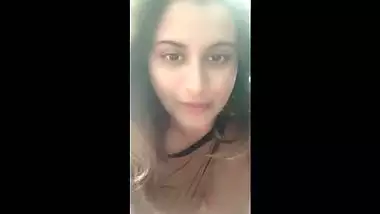 Indian instagram model Gunnjan Aras and her legendary nude video
