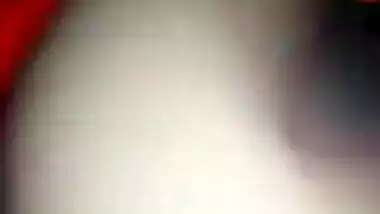 Exclusive- Cute Look Desi Girl Showing Her Boobs And Pussy On Video Call