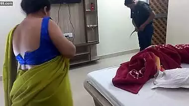 Indian Bengali hot bhabhi xxx best sex with unknown guest!! Amazing hot talking!