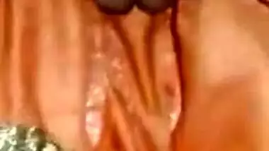 Sexy Desi wife sucks XXX dick and has her pussy drilled in MMS clip