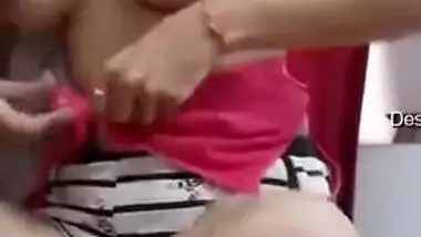 Young Desi colleen opens her XXX boobs and plays with them on camera