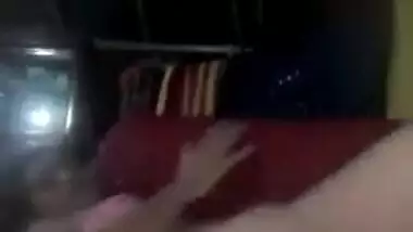 Desi village girl fingering her virgin XXX pussy posing for the cam