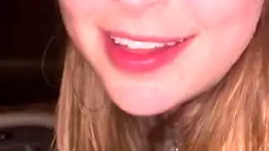 Driving instructor teacher gets spontaneous Public Blowjob in the car while working