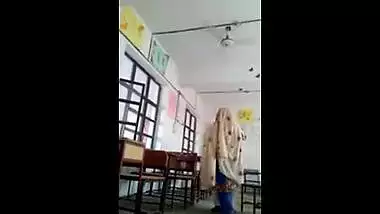 Hidden web camera Indian mms of a mature bhabhi have a fun a quick fuck