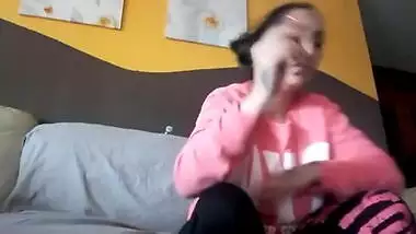 Chubby aunty shy to expose her face while sucking her hubby’s dick