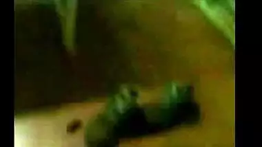 Desi sex videos of village bhabhi sucking her lover’s dick on cam