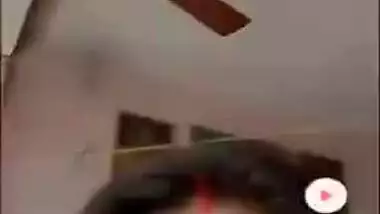 Indian webcam model shows up her XXX boobies in a private sex show