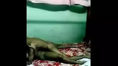 Desi sex video of a cute teen couple enjoying a home sex session
