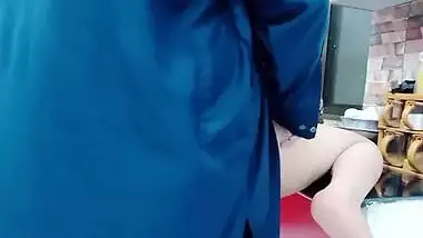 Pakistani Wife Anal Hole Fucked In The Kitchen While She Is Working With Clear Audio