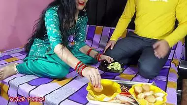 Indian Sexy Wife Ko Pani-puri De Kar Pataya Or Choda While Parents Close To Room Couple Daily Sex