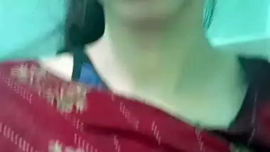 Cute desi girl virgin boobs showing viral selfie