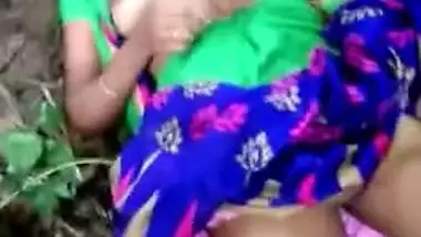 Lonely Desi woman looks ready for porn and a stranger starts filming her