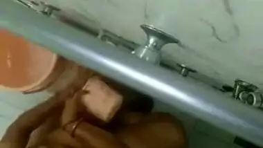 Desi bhabhi nude bathing in bathroom recording by spy cam