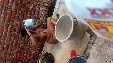 Naughty boy records how naked Desi neighbor washes XXX body outdoors