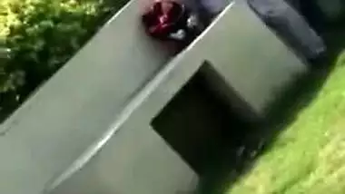 Outdoor Desi mms clip of teen in sari caught having sex with lover