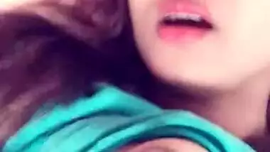 Married Indian girl with sexy face acts as XXX model while hubby isn't home