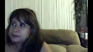 New Delhi gorgeous big boobs widow chat on skype