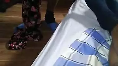 Tamil wife shows her juicy ass 